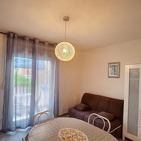 Renove Avec Balcon A 650m Des Thermes - Lamalou, Proche Centre-ville Et Nature - Fr-1-451-96 *