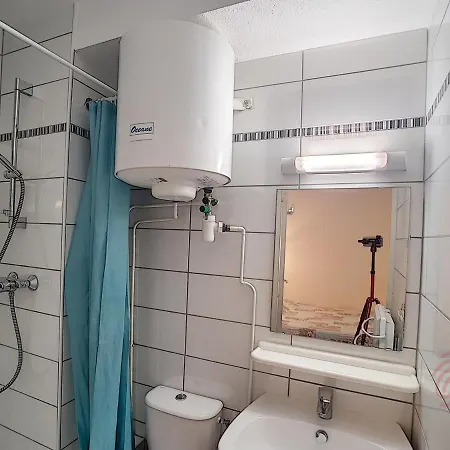 Apartment Renove Avec Balcon A 650m Des Thermes - Lamalou, Proche Centre-ville Et Nature - Fr-1-451-96